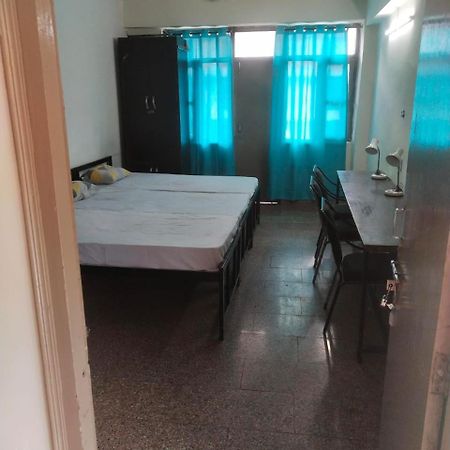 Abuzz Oxfordcaps Chanakya Hostel Solan Eksteriør billede