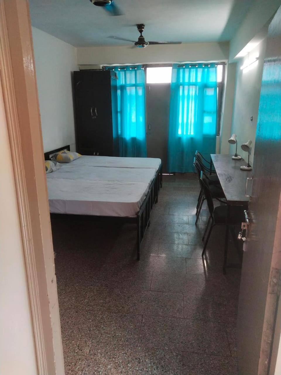 Abuzz Oxfordcaps Chanakya Hostel Solan Eksteriør billede